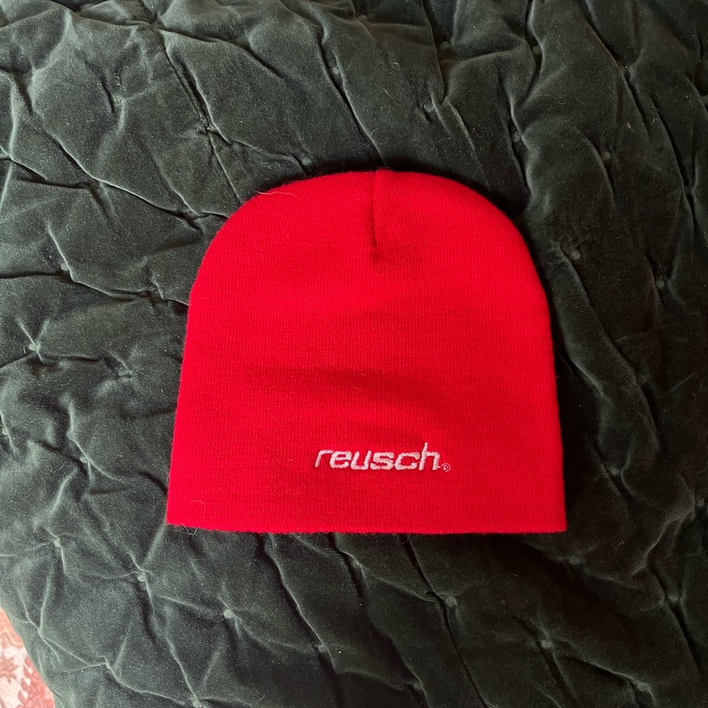 Reusch Red Beanie